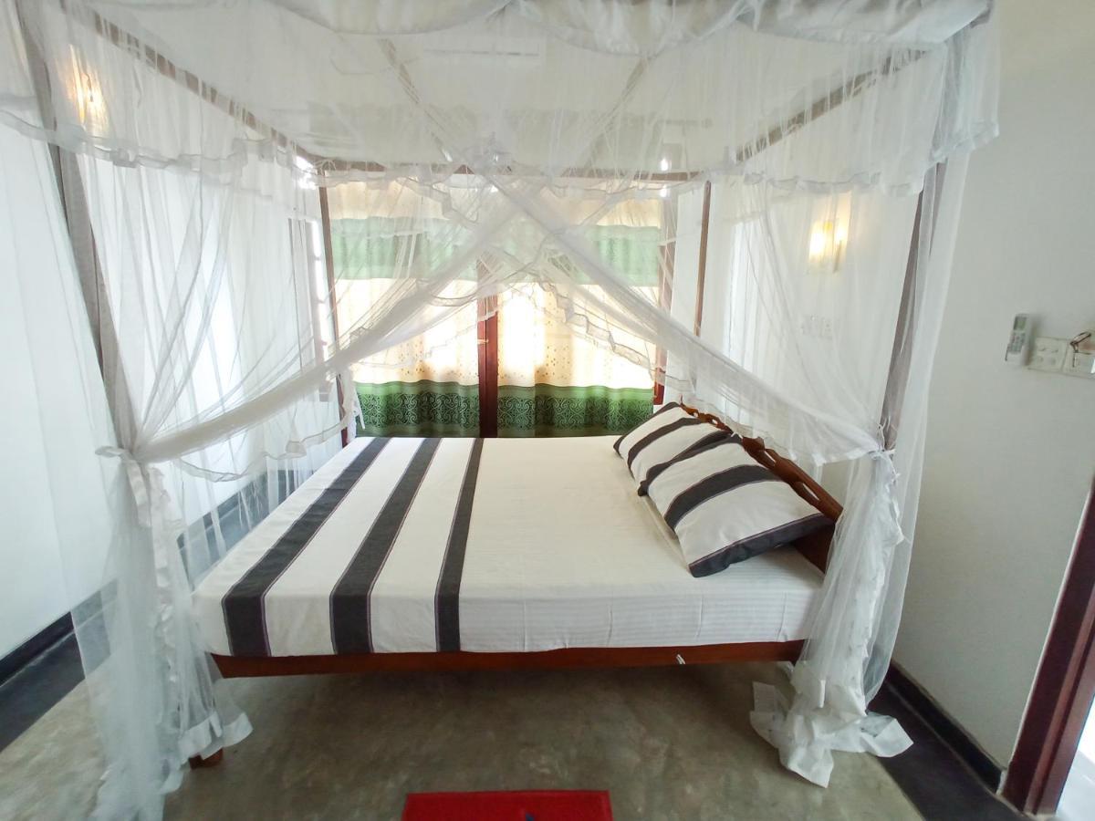Bluebell Guest House Unawatuna Exterior photo