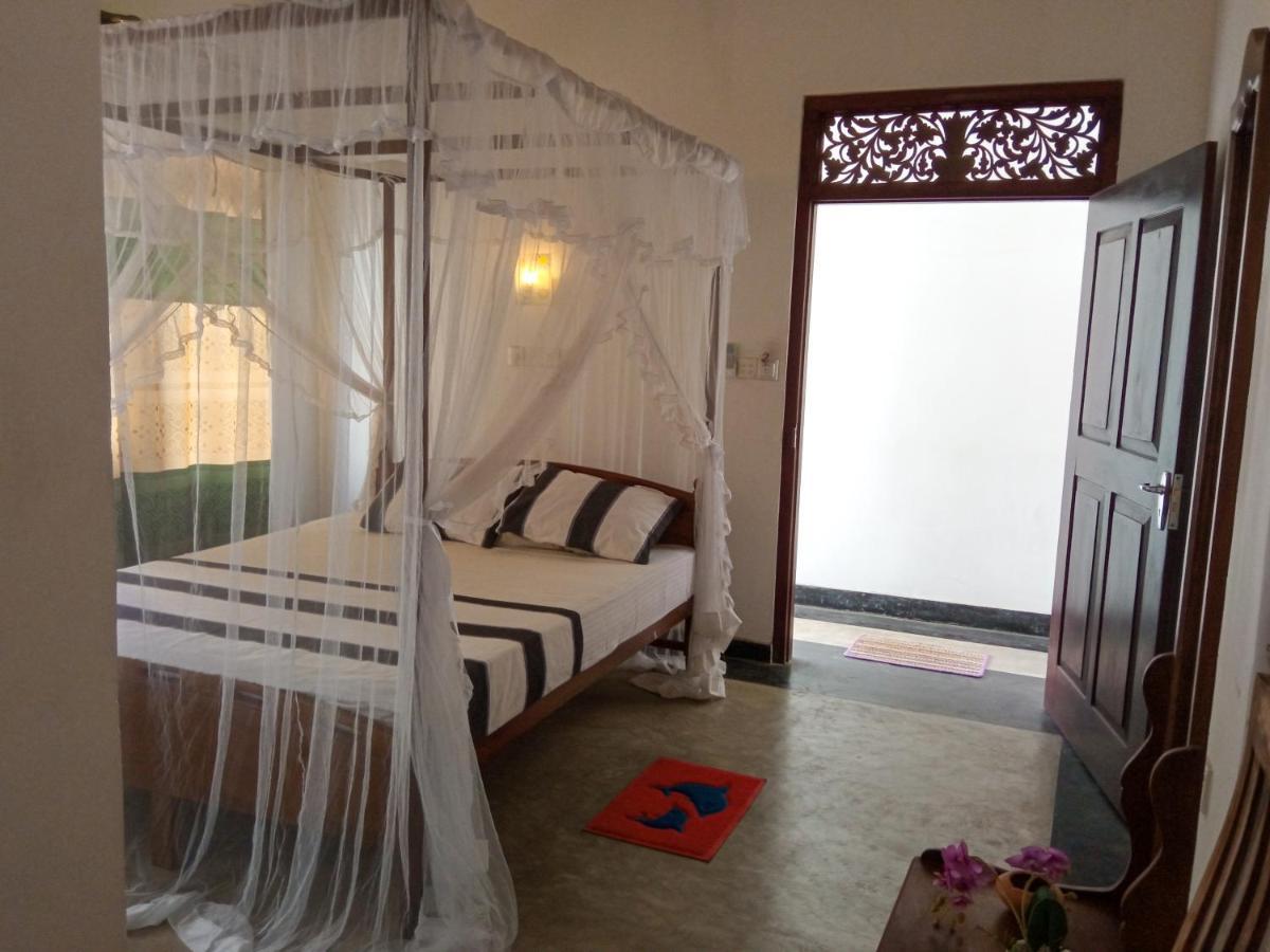 Bluebell Guest House Unawatuna Exterior photo